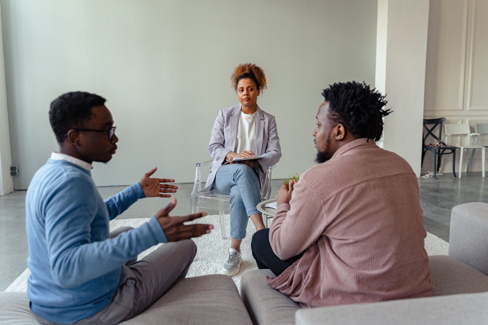 Behavioral health professional providing supportive care